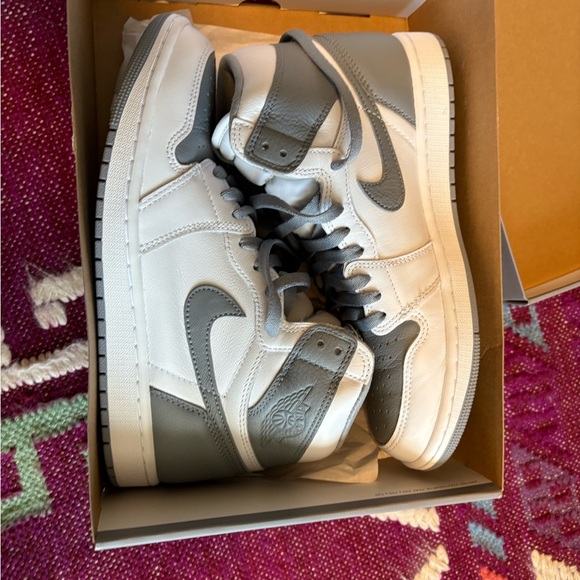 Jordan 1 high - stealth - worn 1 time. Size 10 - Picture 2 of 8
